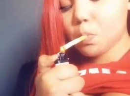 كبير الثدي التدخين امرأة سمراء يحصل لها كس و الحمار قصفت