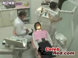 ممرضة يابانية قرنية الفرعية مضغ ثقوبها في المستشفى