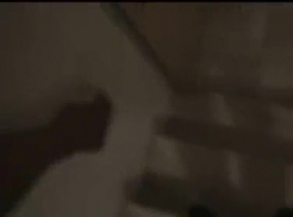 المرأة الألمانية ، كلوديا سول تزداد مارس الجنس في غرفة النوم ، بينما تحاول صنع مقطع فيديو.