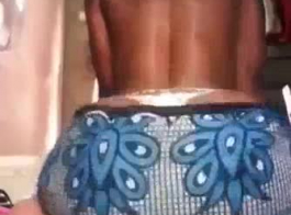 تحصل مارس الجنس فتاة أفريقية الساخنة في ملابس جميلة في الأماكن العامة